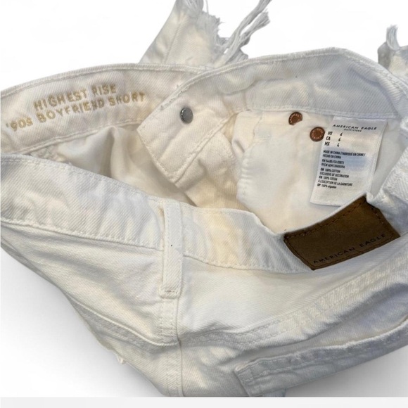 American Eagle Outfitters Women's White  Distressed Shorts. Size 4 - Picture 3 of 5